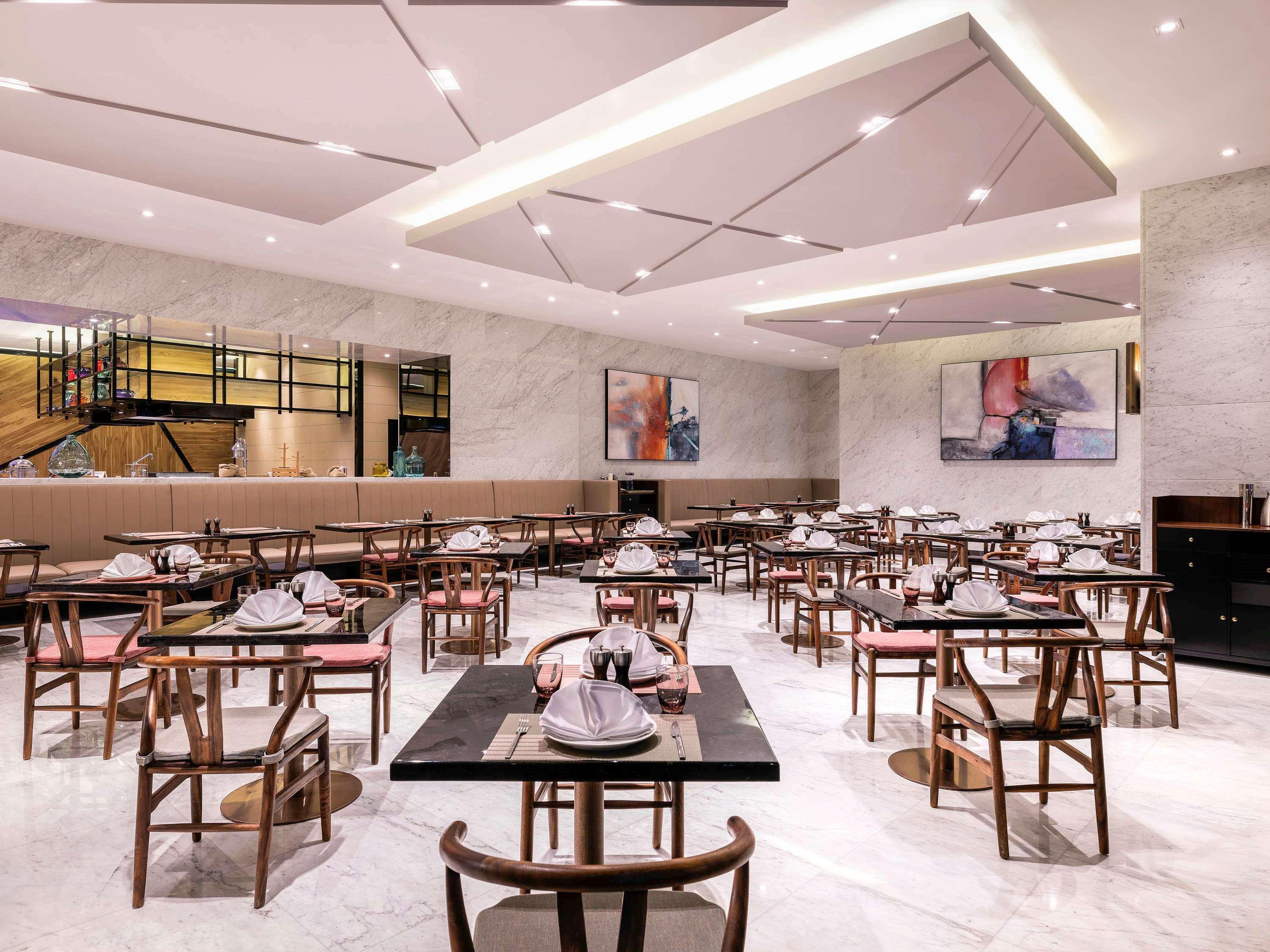 Novotel Hongqiao Hotel 4*