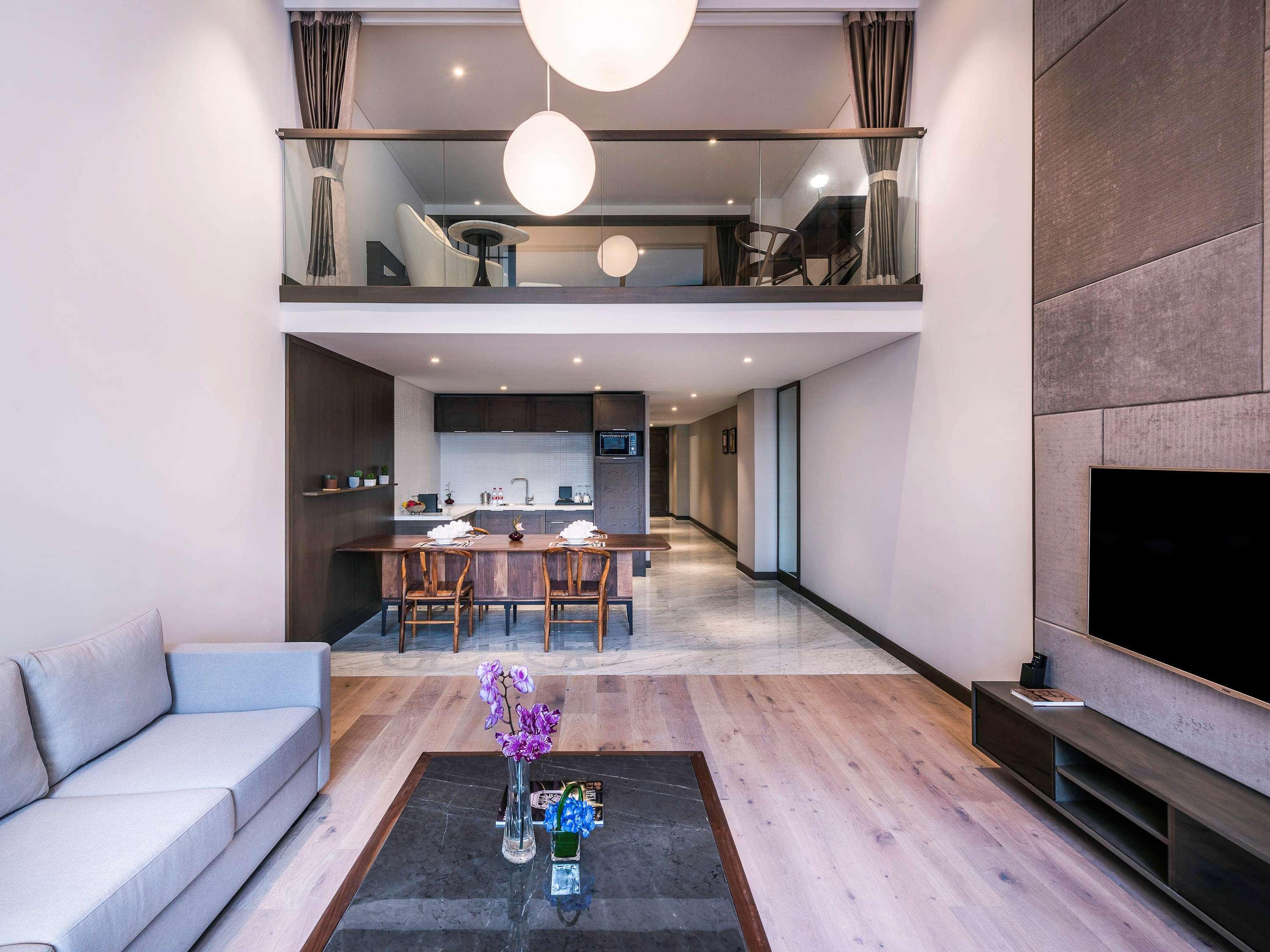 Hotel Novotel Hongqiao 4*
